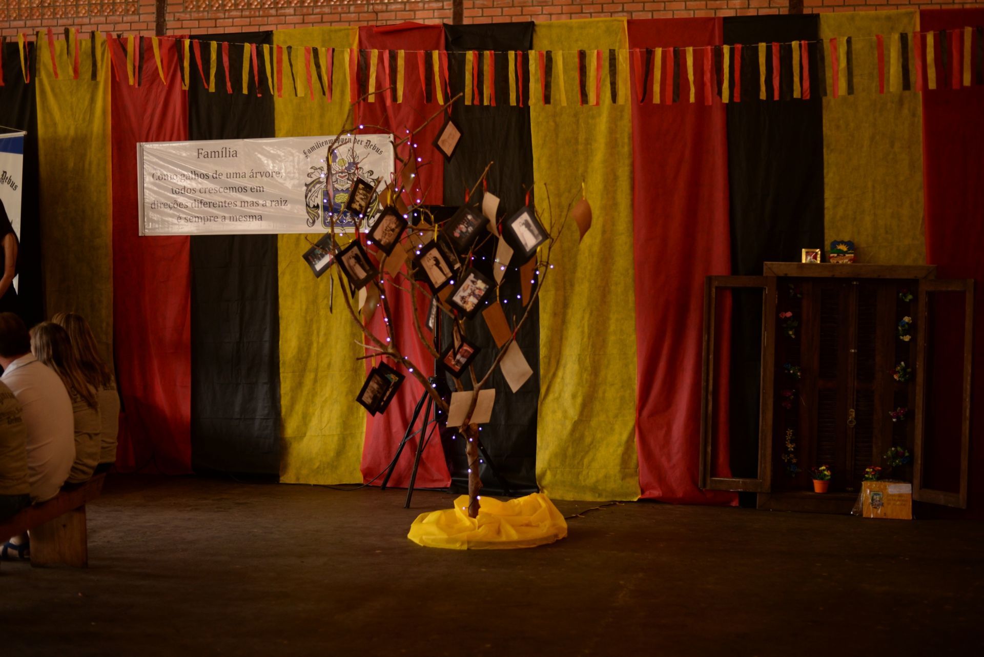 Foto Sobre ser Debus - Imagem 0